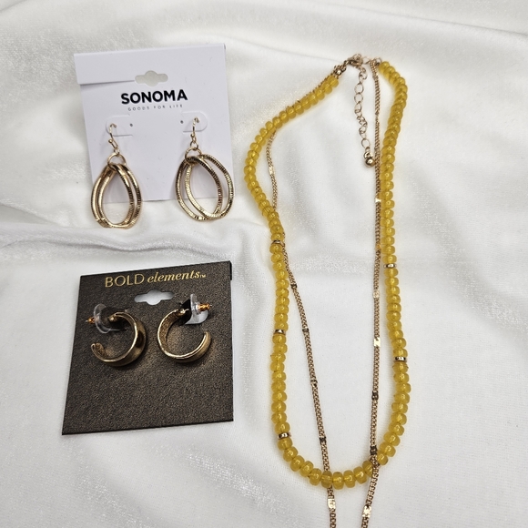 Women's Jewelry Set Lot of 3 Pieces Earrings Necklace Gold Tone Floral All NEW - Picture 5 of 8